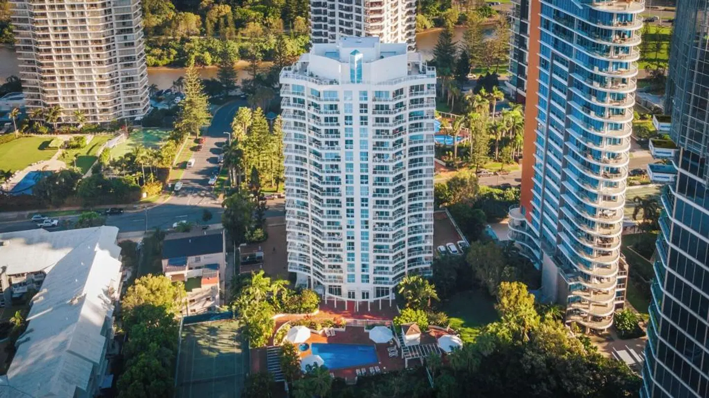 Crest Apartments EXTERIOR