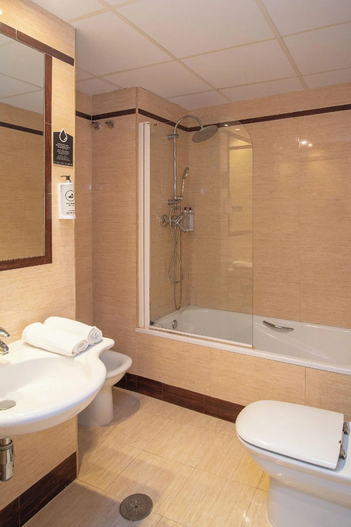 Hotel Alda Centro Zaragoza Badezimmer