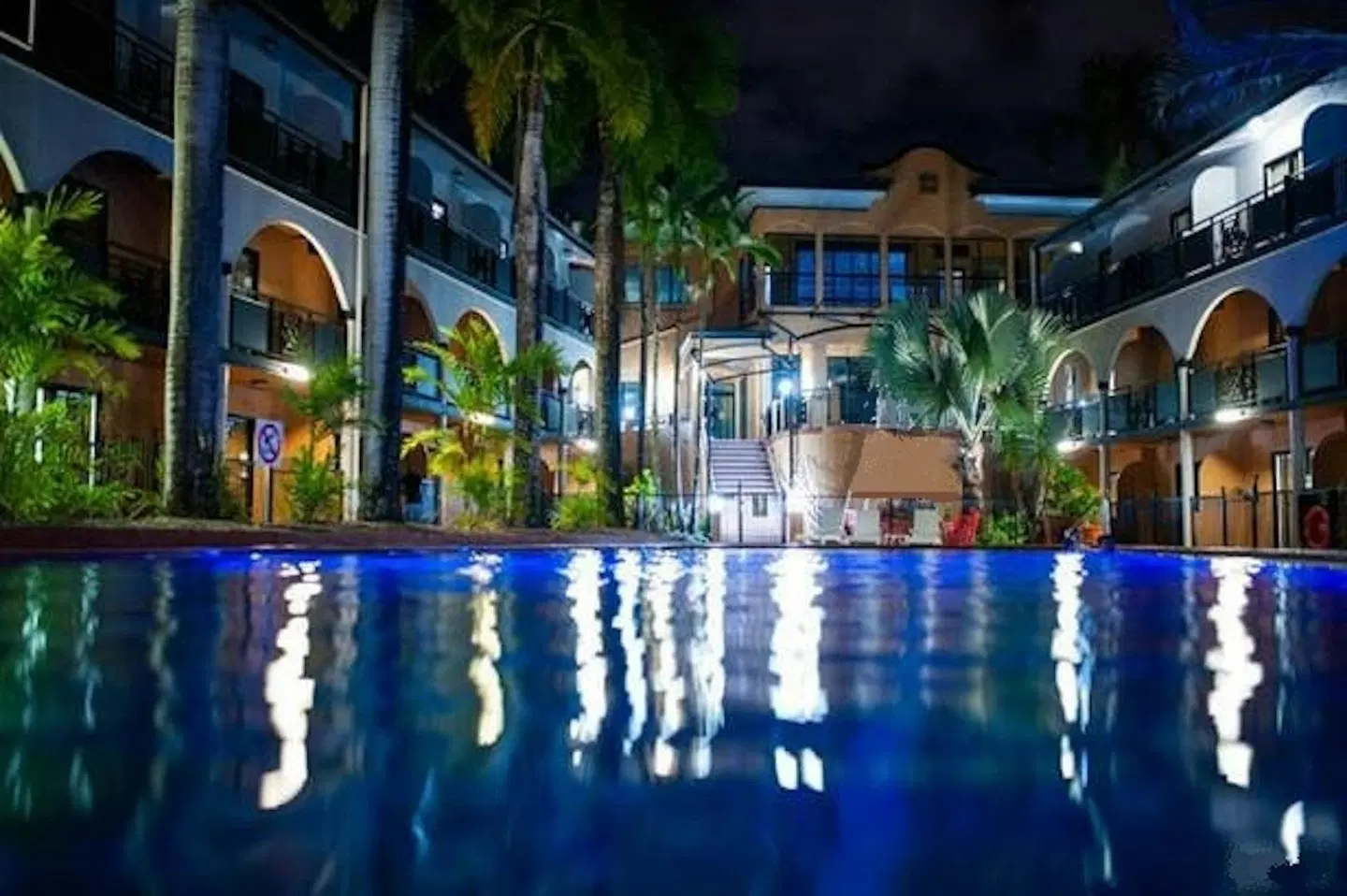 Palm Royale Cairns OUTDOOR_POOL