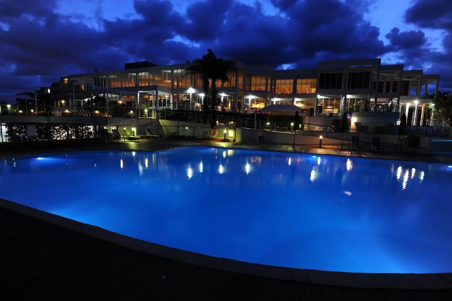 Opal Cove Resort OUTDOOR_POOL