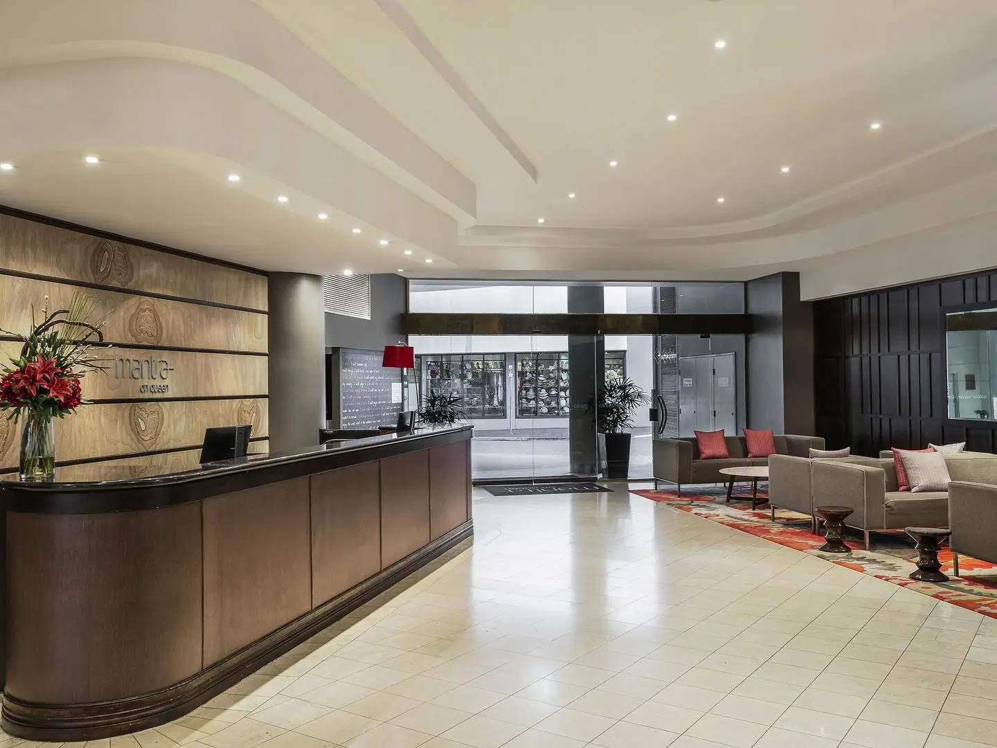 Mantra on Queen LOUNGE_LOBBY