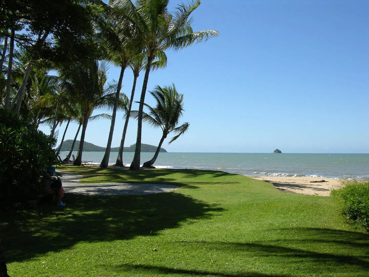 BeachView Apartments at Villa Paradiso LANDSCAPE