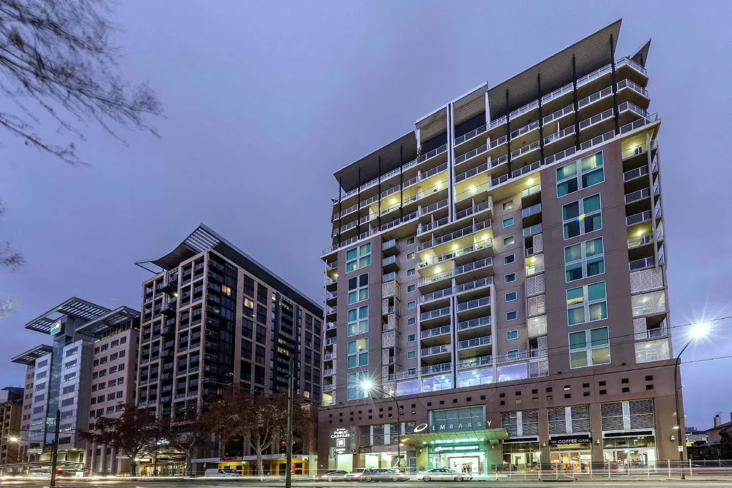 Oaks Adelaide Embassy Suites EXTERIOR