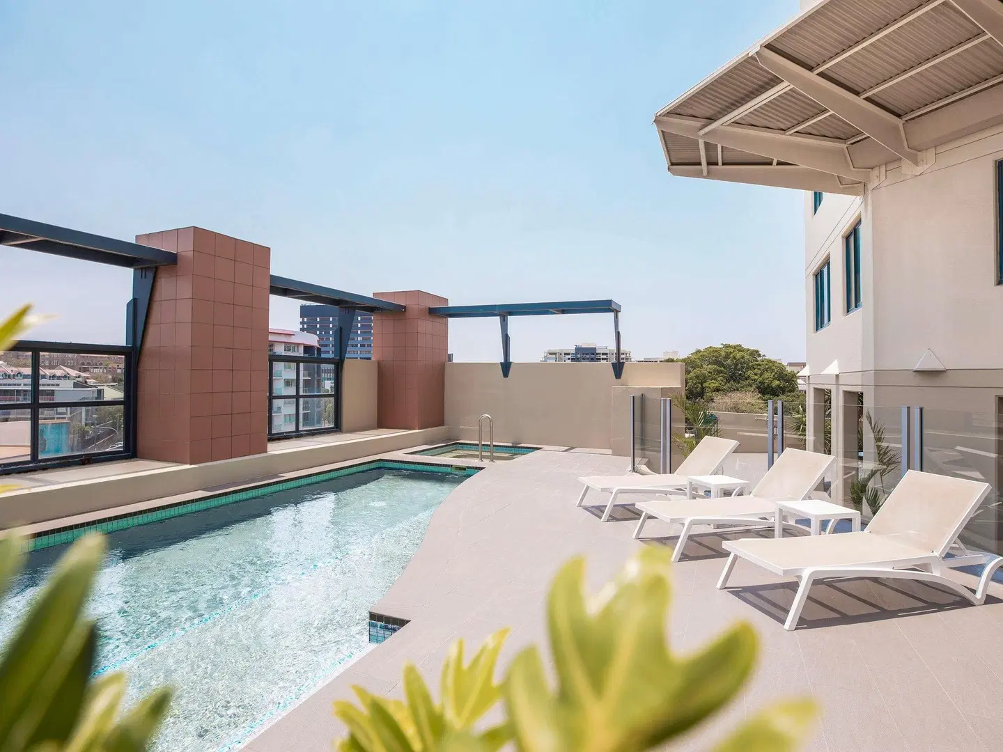 Mantra on Queen OUTDOOR_POOL