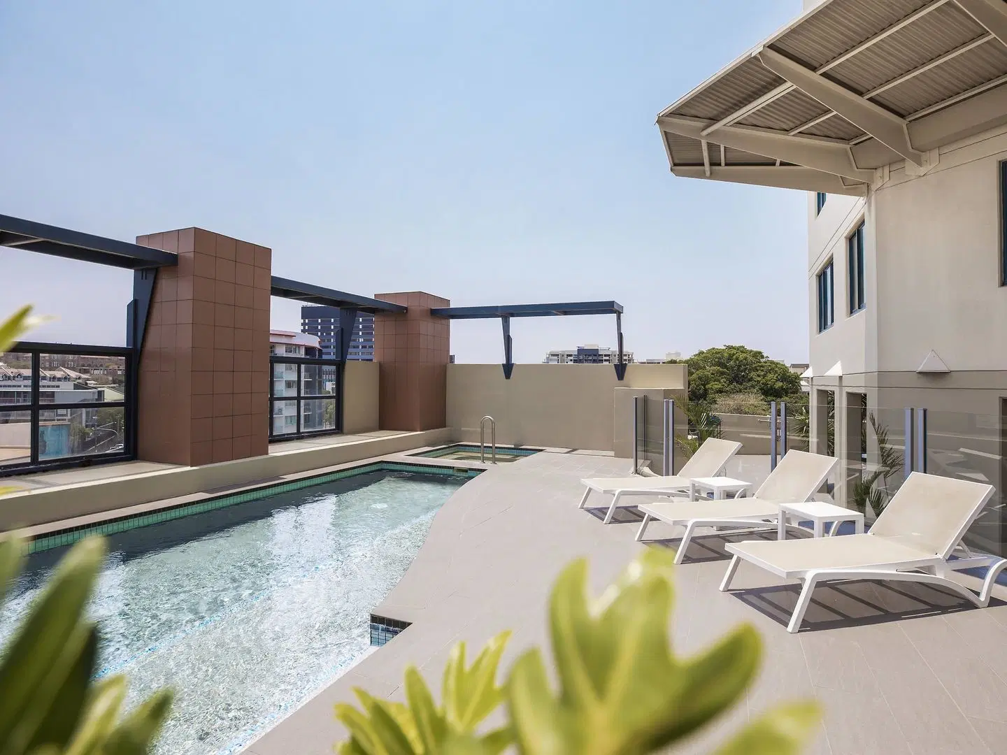 Mantra on Queen OUTDOOR_POOL