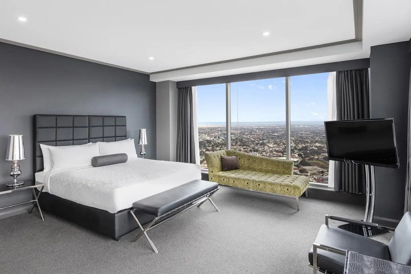 Meriton Serviced Apartments World Tower ROOM_EXAMPLE