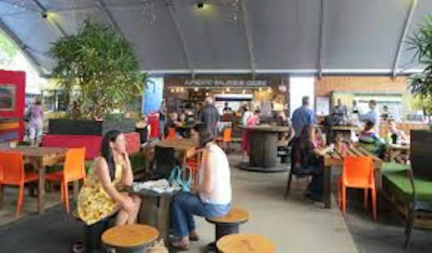 Quality Hotel Airport International Bar
