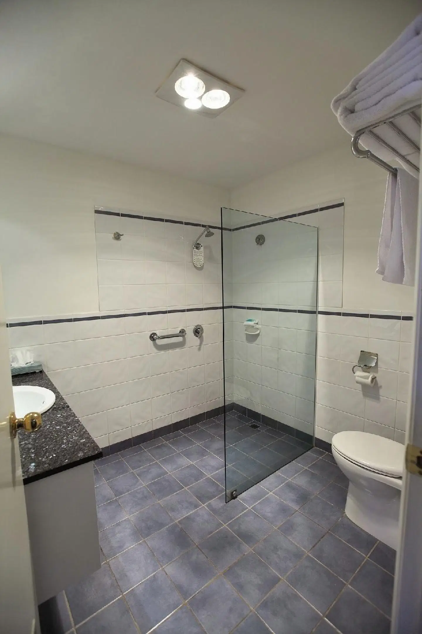 Mayfair Plaza Motel Badezimmer