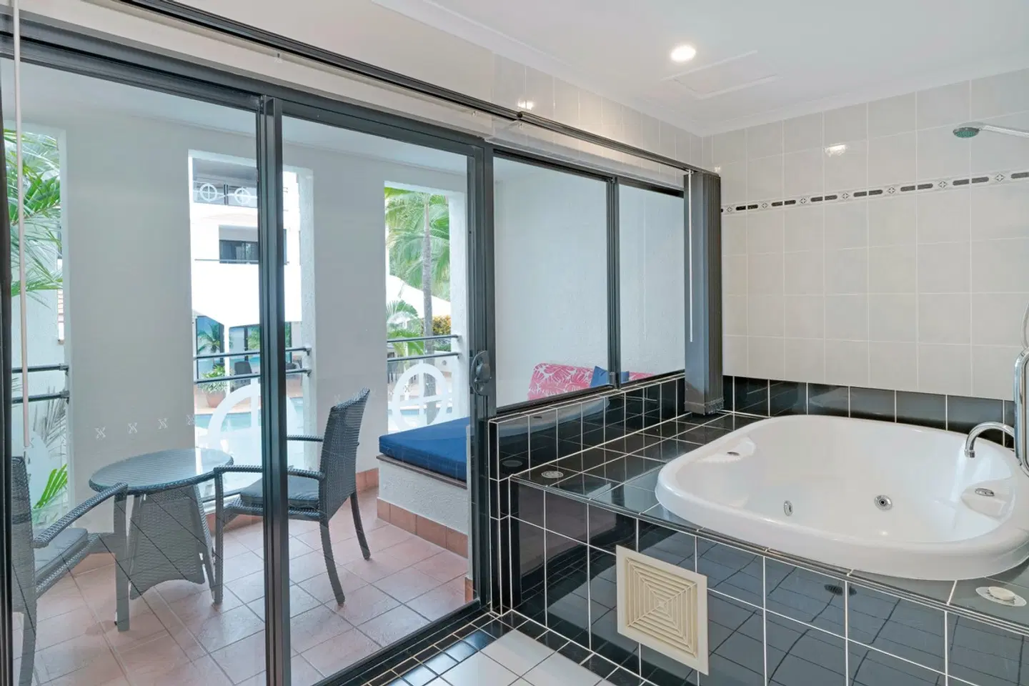 Regal Port Douglas Badezimmer