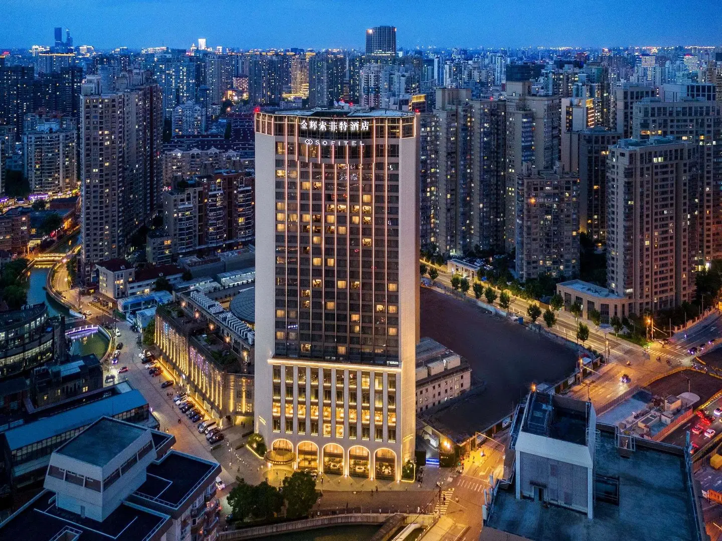 Sofitel Shanghai North Bund EXTERIOR