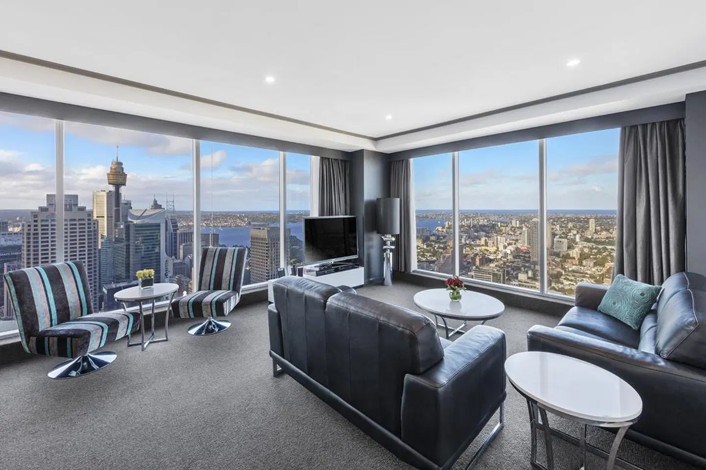 Meriton Serviced Apartments World Tower ROOM_EXAMPLE