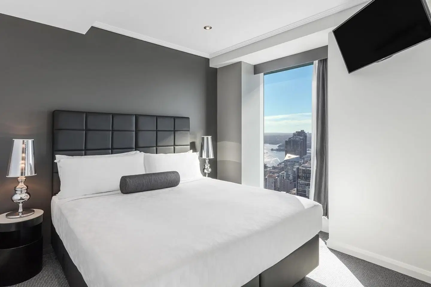 Meriton Serviced Apartments World Tower ROOM_EXAMPLE