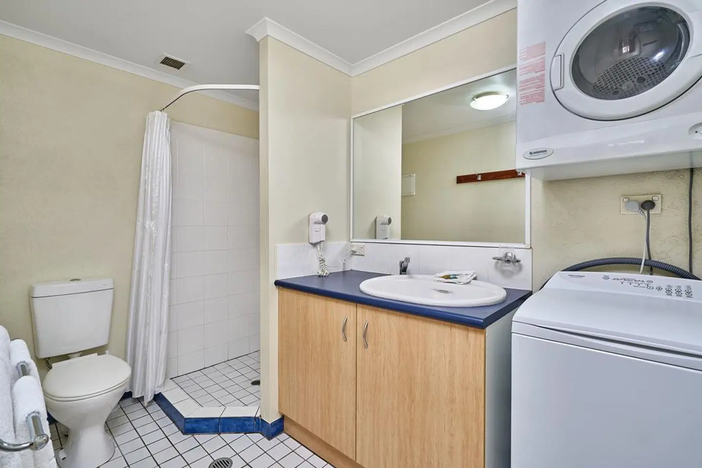 Comfort Inn & Suites Trinity Beach Club Badezimmer
