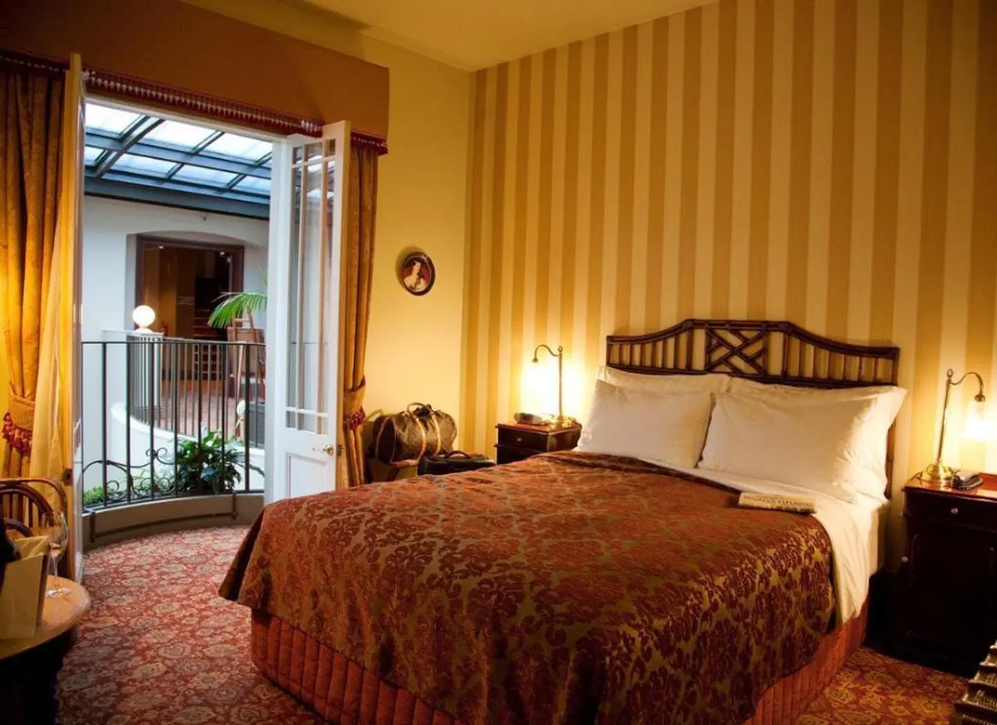Hadley's Orient Hotel ROOM_EXAMPLE