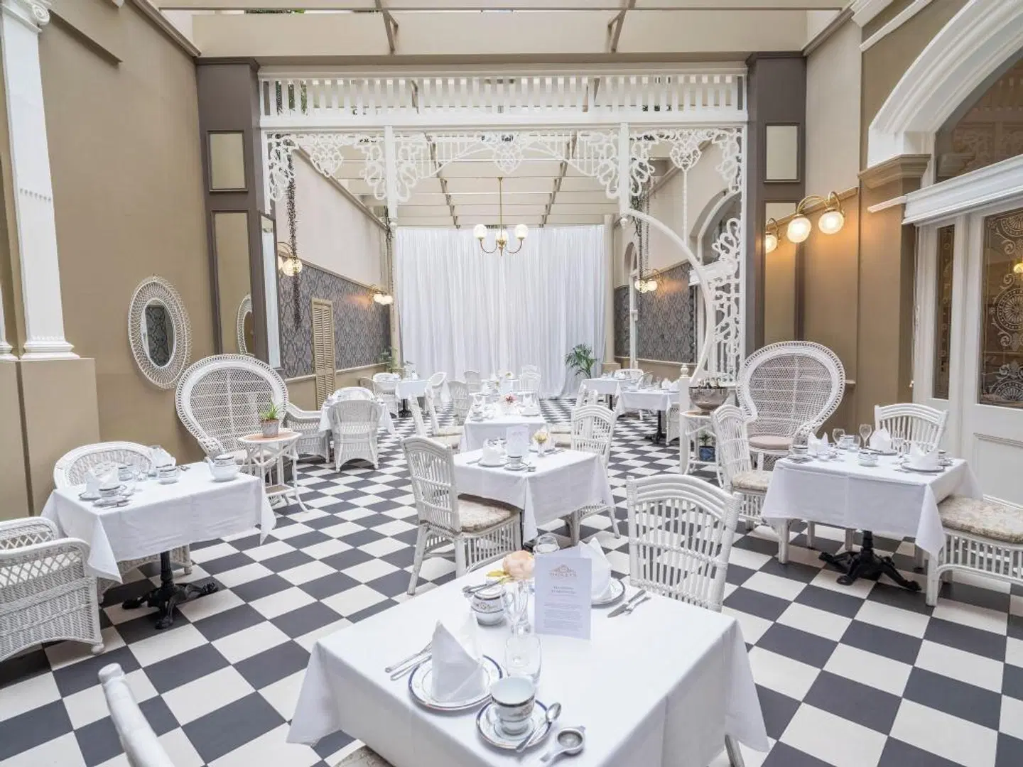 Hadley's Orient Hotel Restaurant