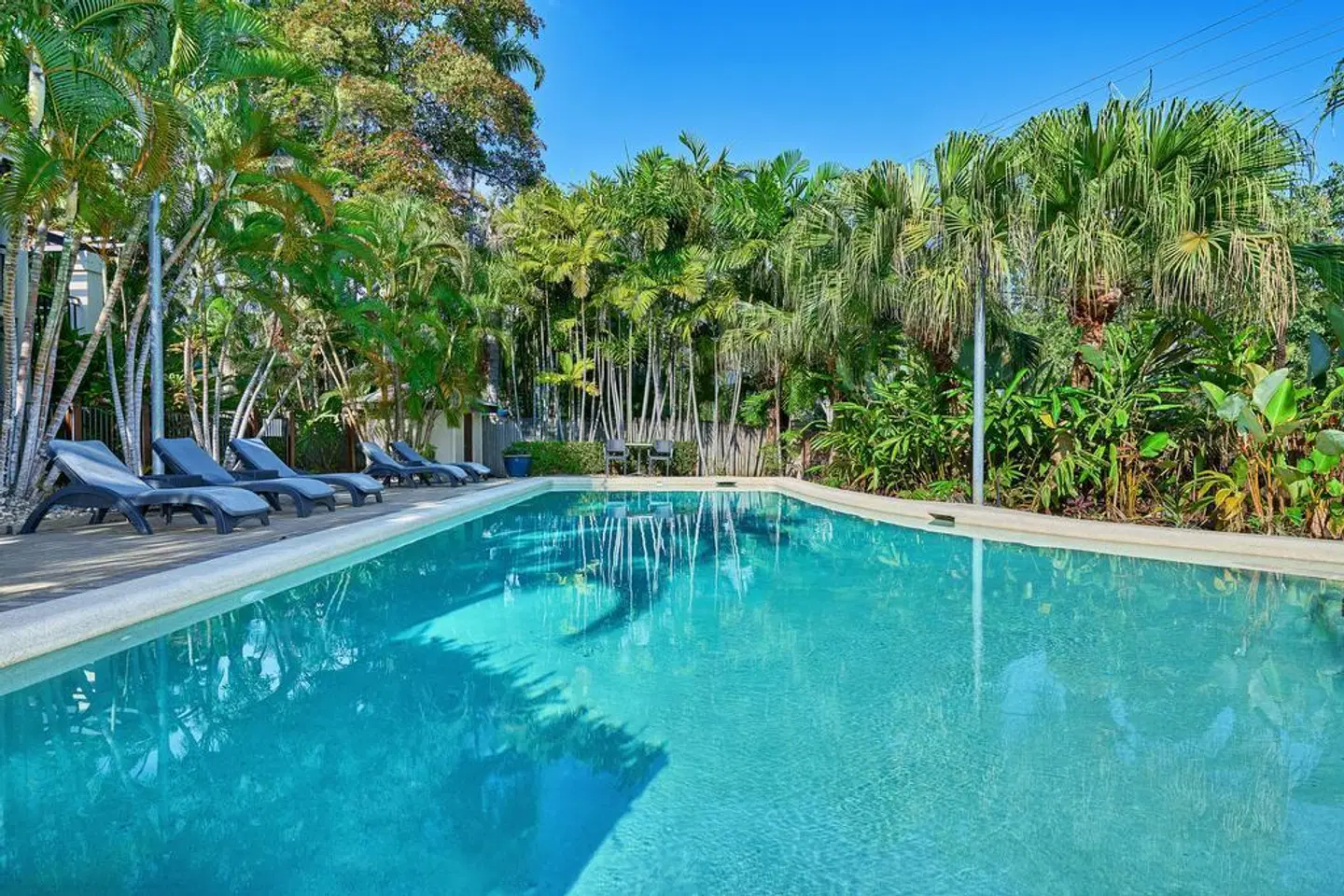 Comfort Inn & Suites Trinity Beach Club OUTDOOR_POOL