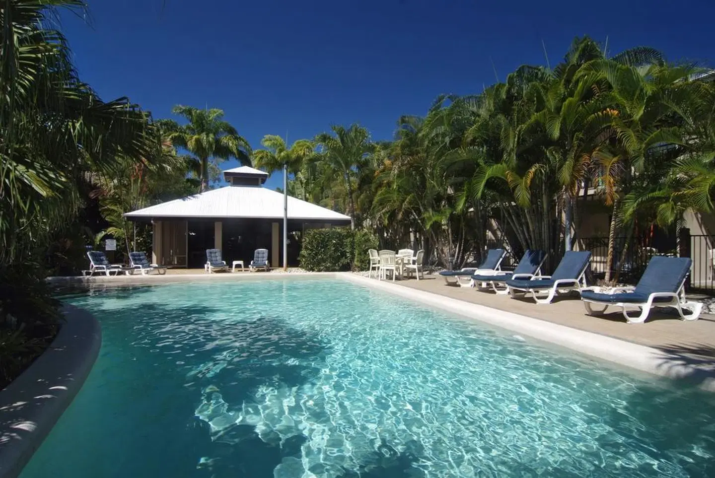 Comfort Inn & Suites Trinity Beach Club OUTDOOR_POOL