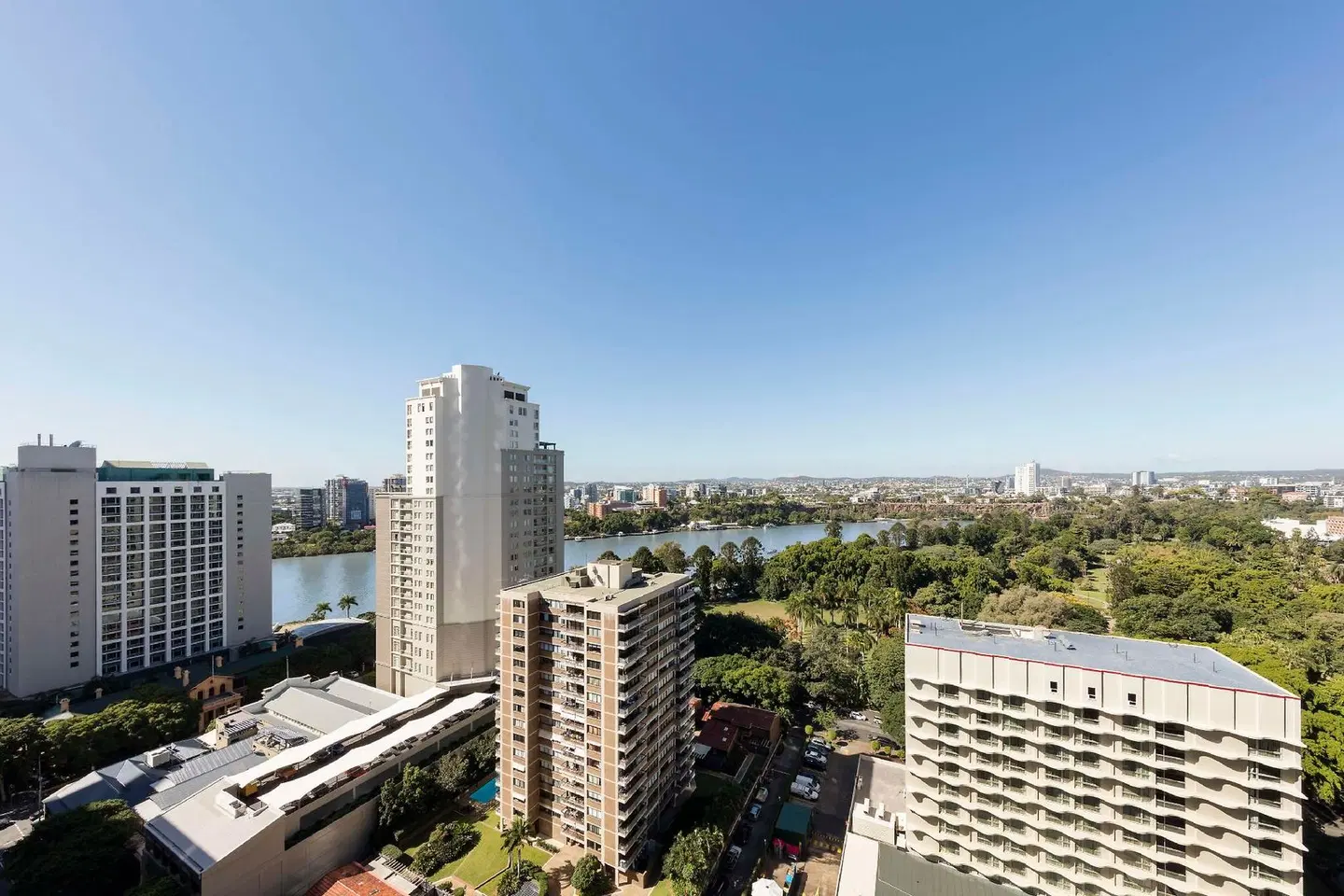 Oaks Brisbane on Margaret Suites EXTERIOR