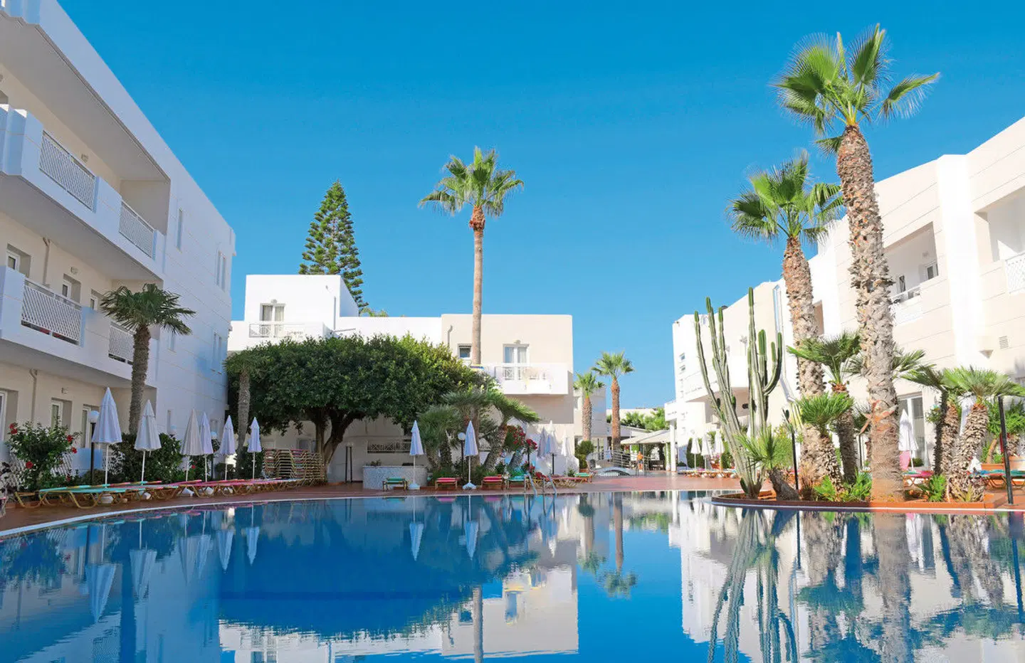 Magda Hotel Club OUTDOOR_POOL