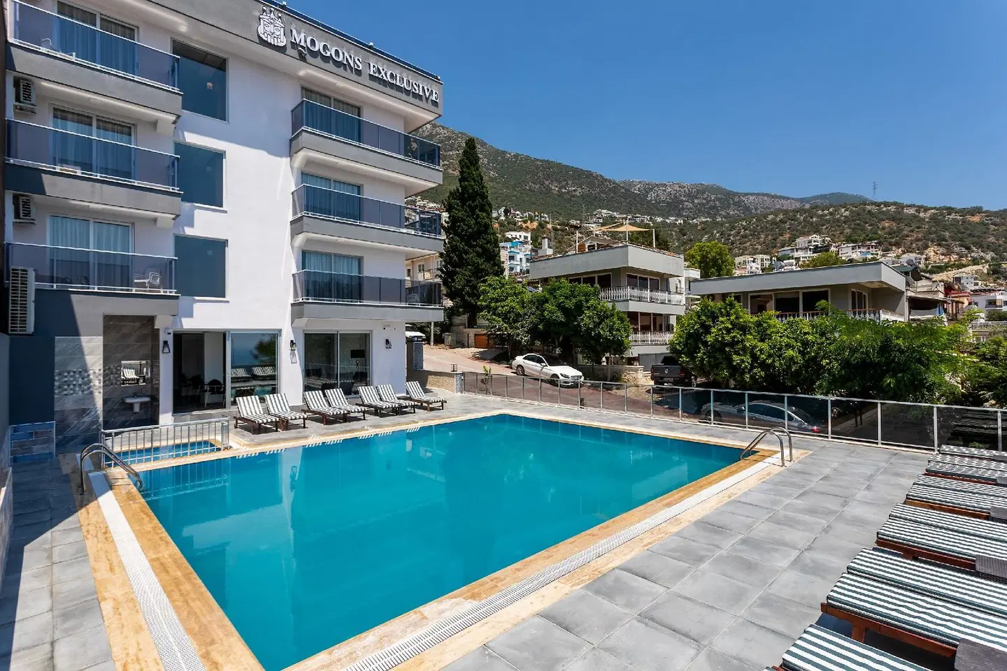 Mogons Exclusive OUTDOOR_POOL