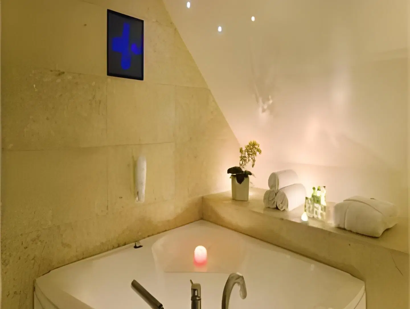 Kreutzwald Hotel Tallinn Badezimmer