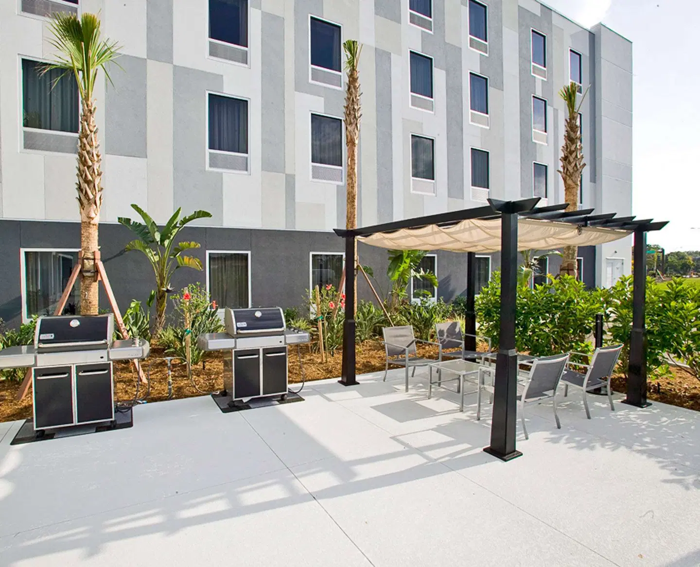 Hampton Inn & Suites Sarasota/Bradenton-Airport EXTERIOR