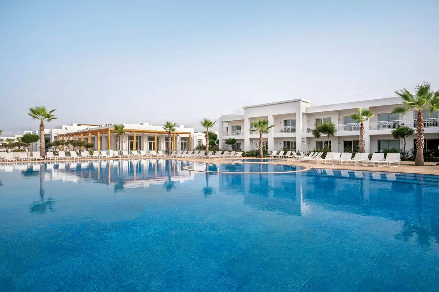 Radisson Blu Saidia Garden OUTDOOR_POOL