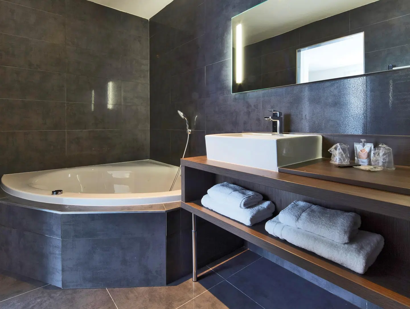 Kyriad TROYES CENTRE Badezimmer