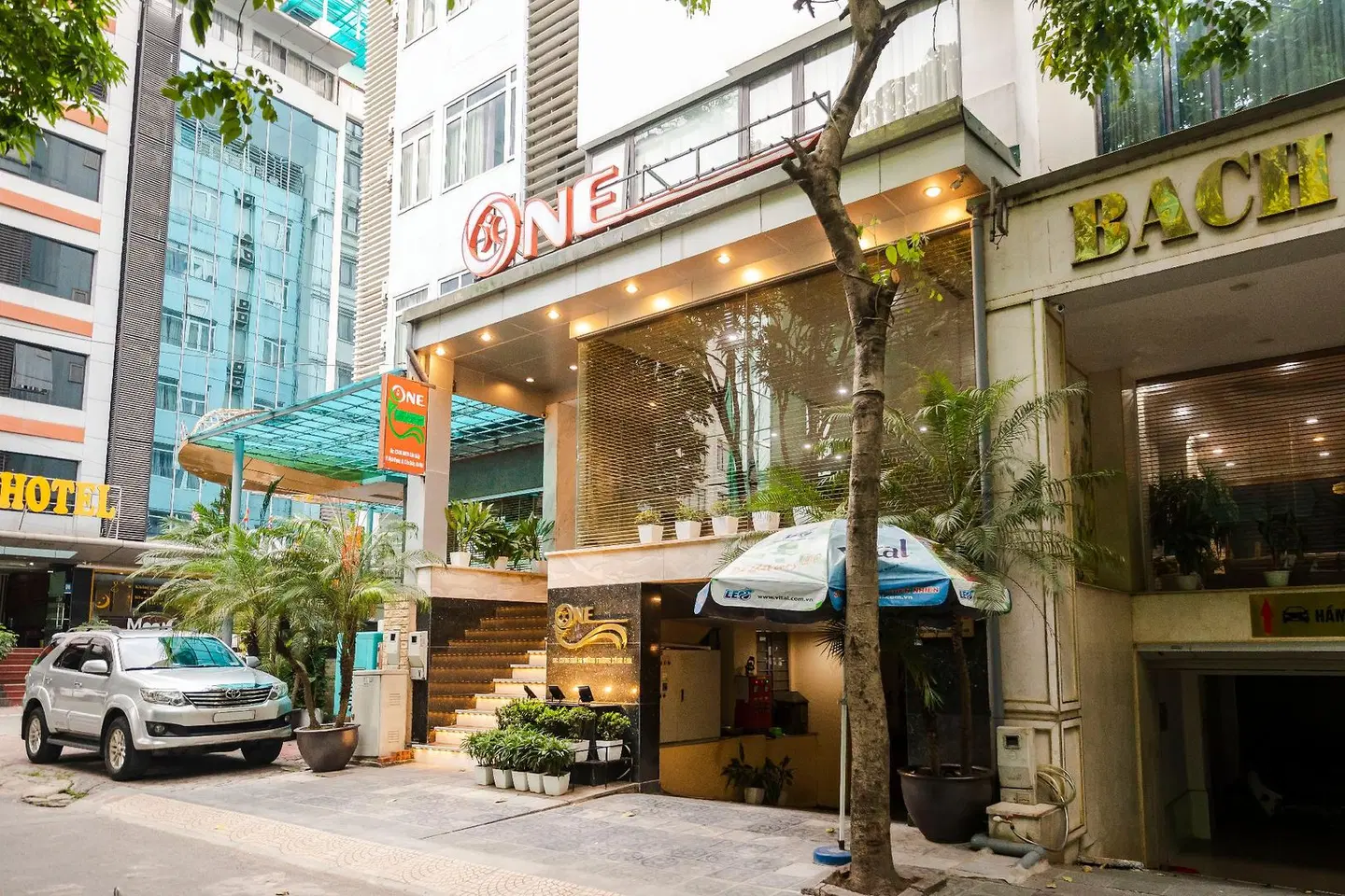 One Hotel EXTERIOR