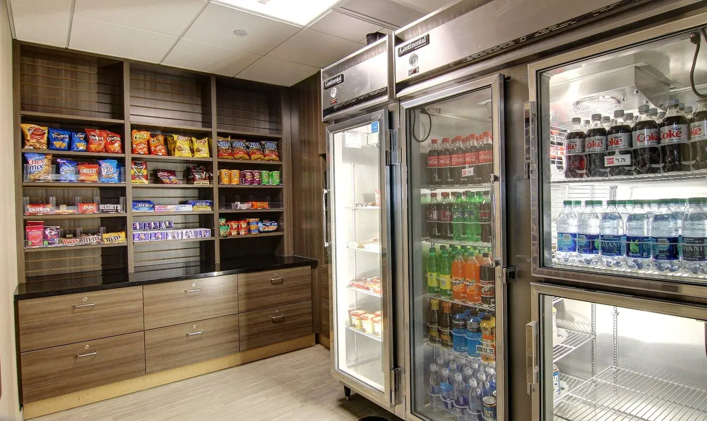Holiday Inn Express Fargo SW - I-94 Medical Center by IHG Bar