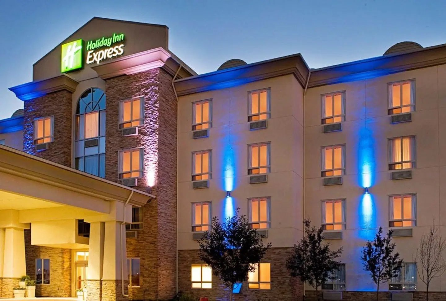 Holiday Inn Express Fort St John by IHG EXTERIOR