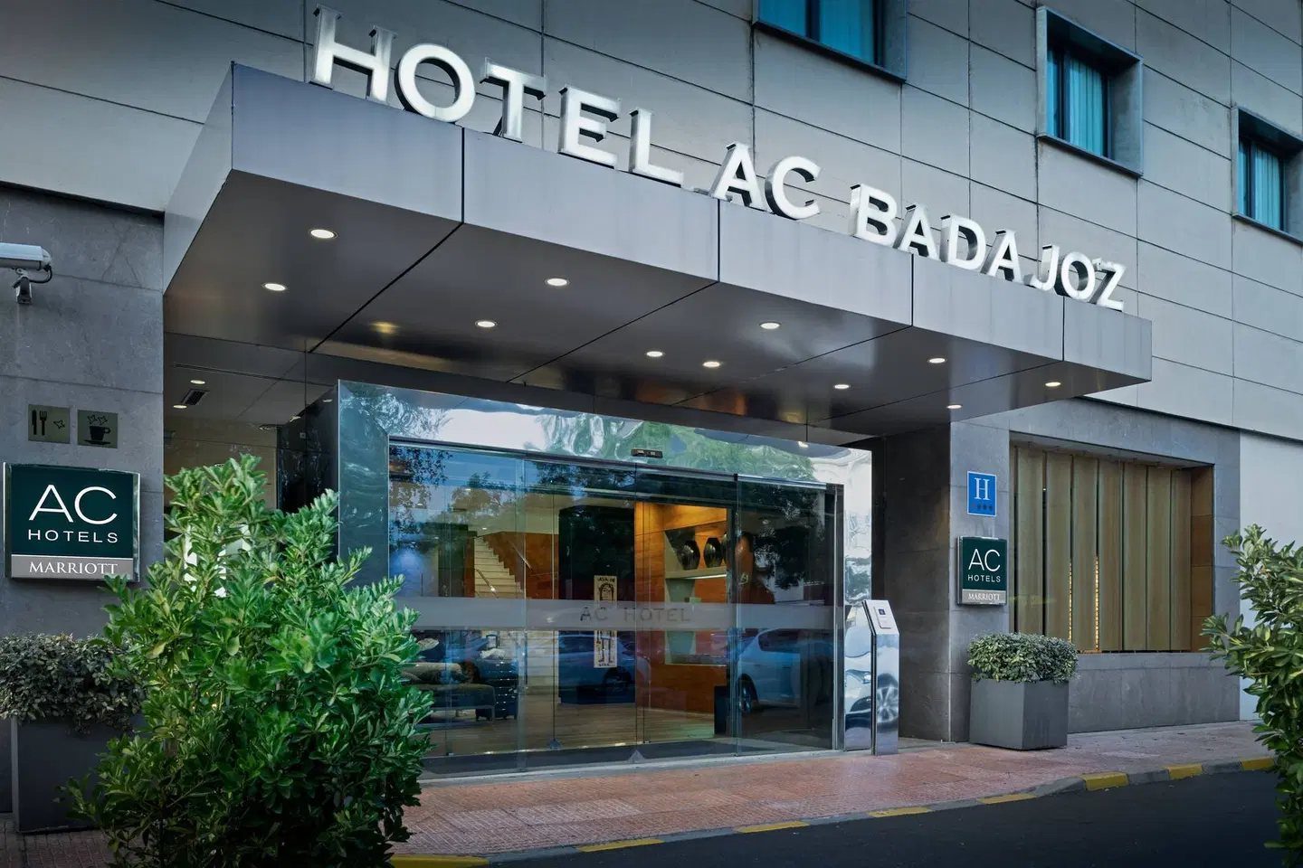 AC Hotel by Marriott Badajoz EXTERIOR