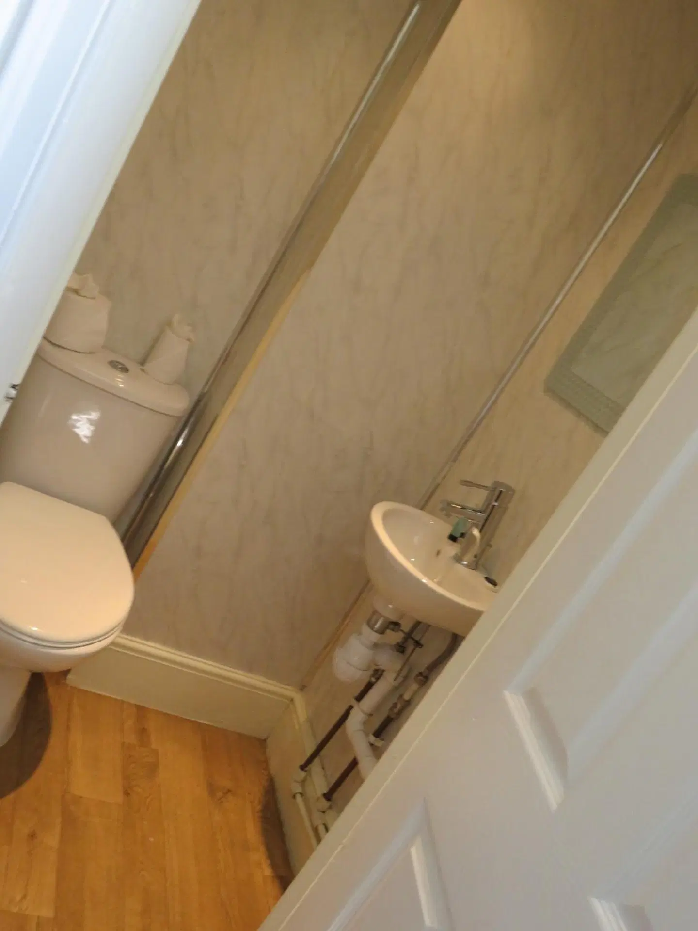 The Queens Arms Hotel Badezimmer