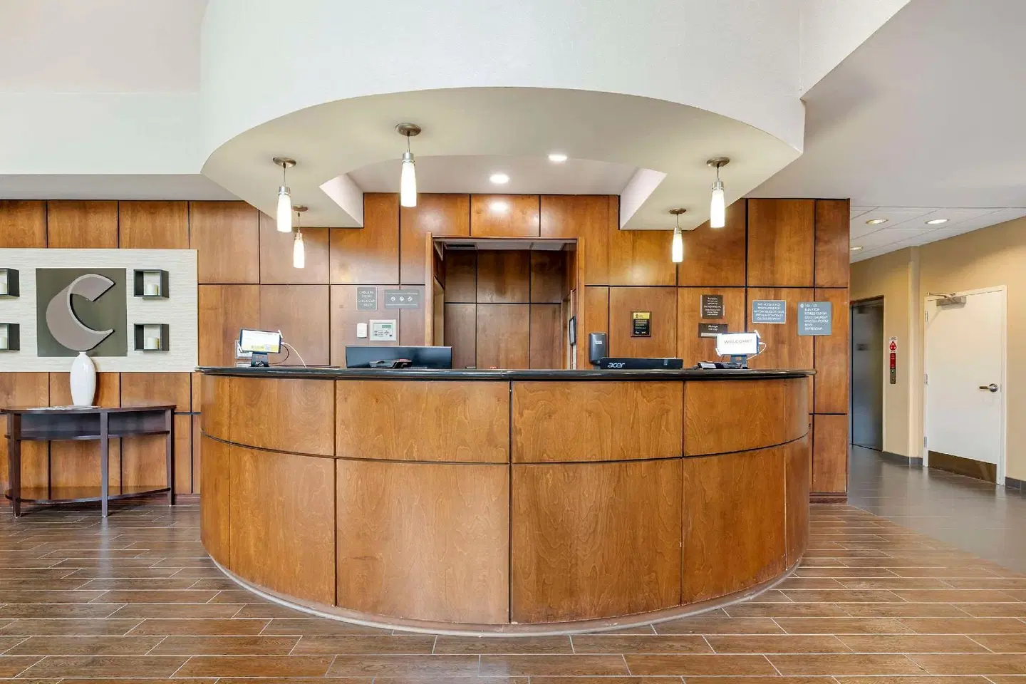 Comfort Suites East LOUNGE_LOBBY