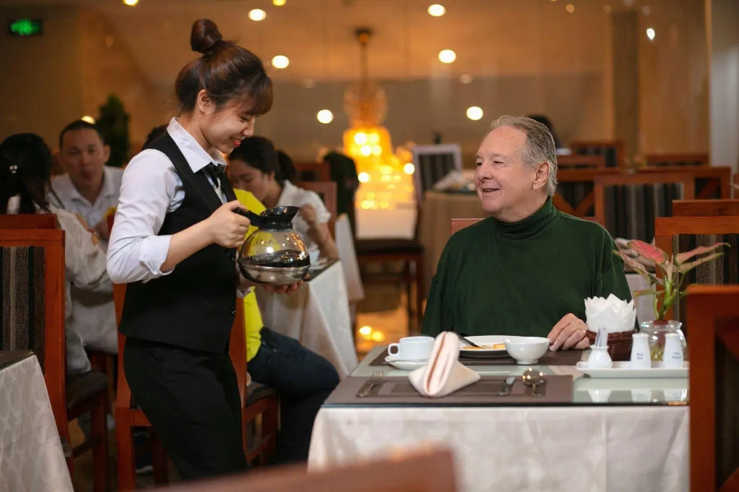 Hanoi Sen 2 Hotel PEOPLE