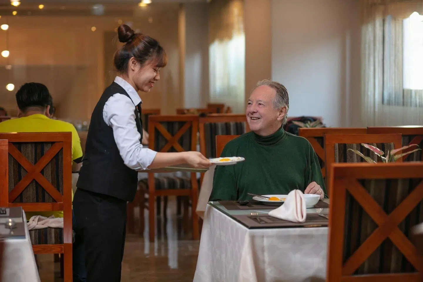 Hanoi Sen 2 Hotel PEOPLE