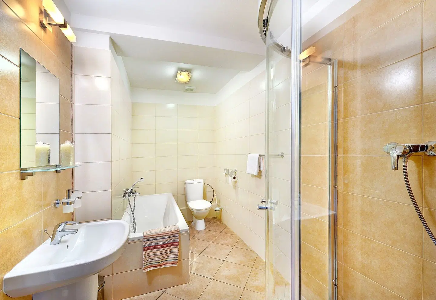Hotel Besenova Badezimmer
