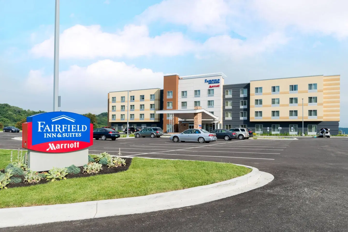 Fairfield by Marriott Inn & Suites Huntington EXTERIOR