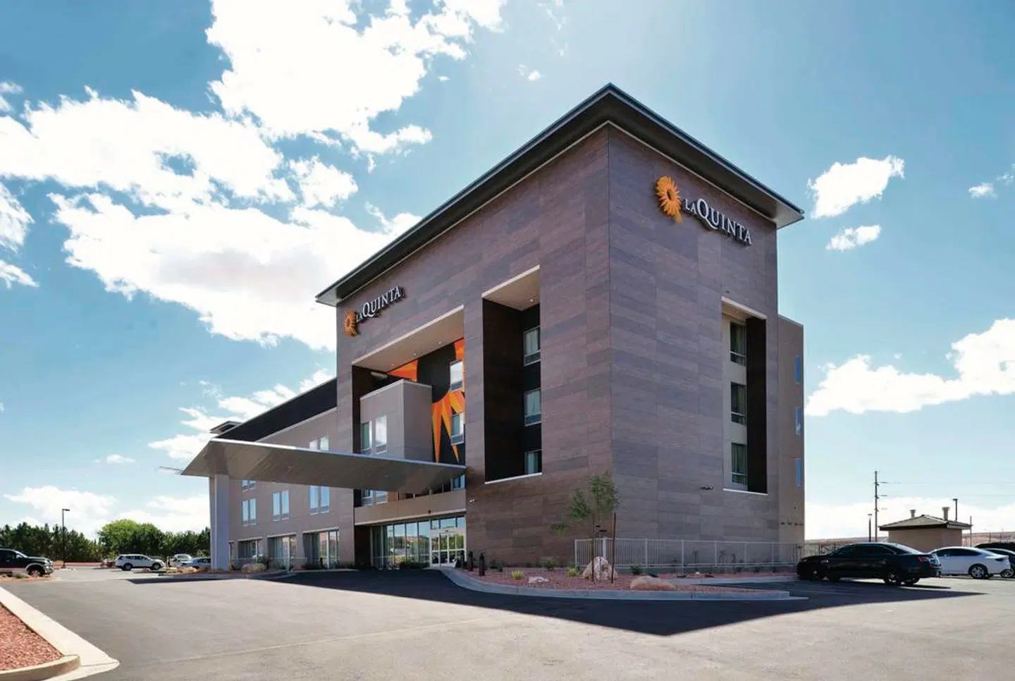 La Quinta Inn & Suites by Wyndham Page at Lake Powell EXTERIOR