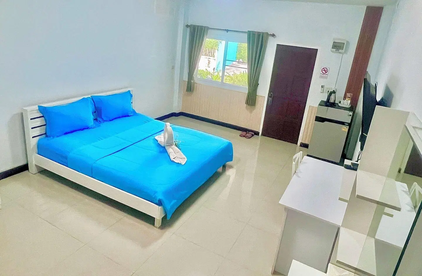 Ruan Aiyara ROOM_EXAMPLE
