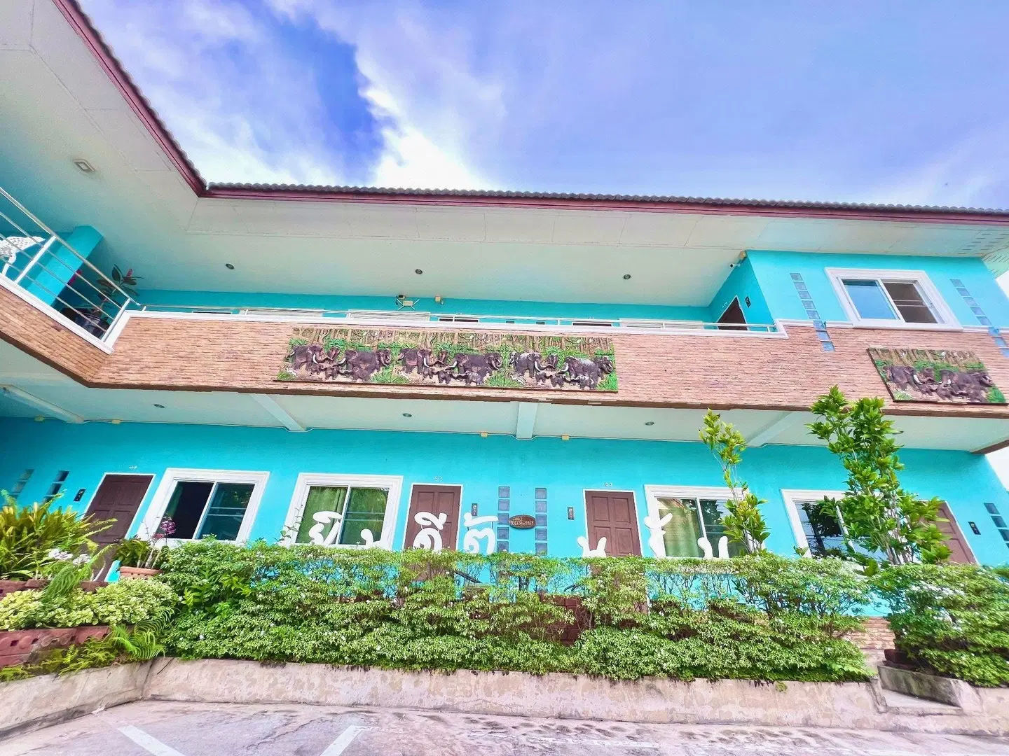 Ruan Aiyara EXTERIOR