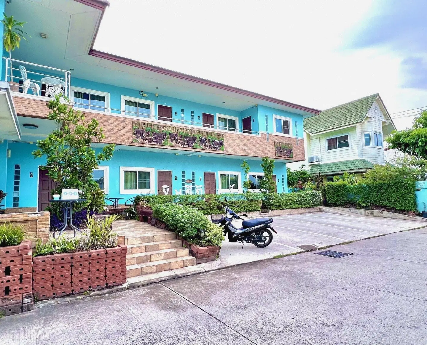 Ruan Aiyara EXTERIOR