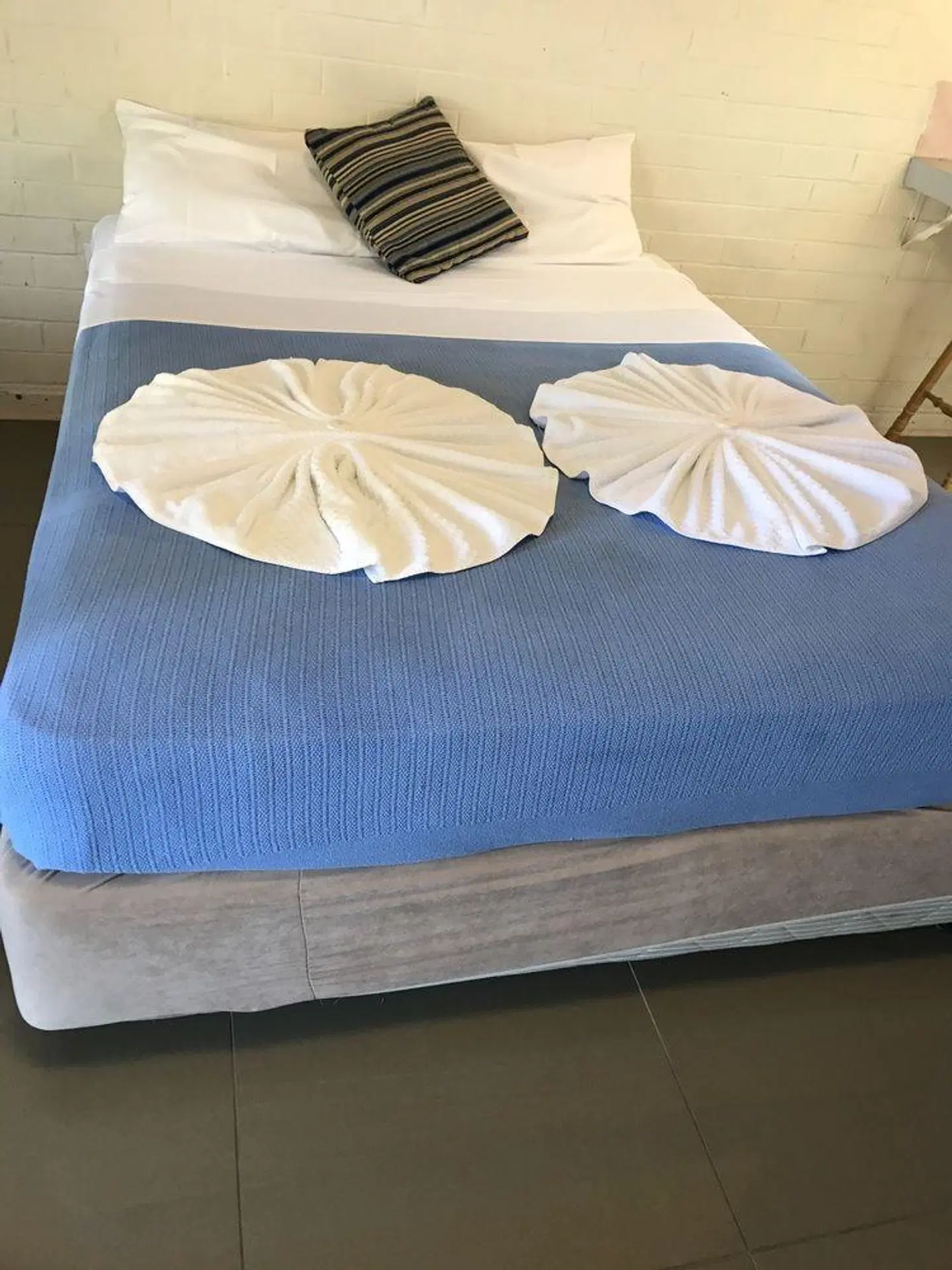 Bananatown Motel ROOM_EXAMPLE
