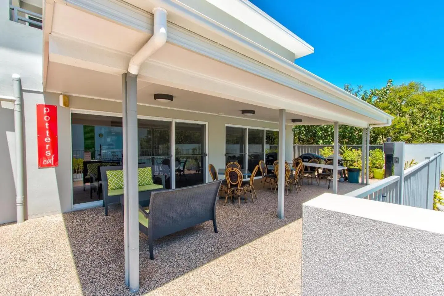 Potter's Oceanside Motel Terrasse