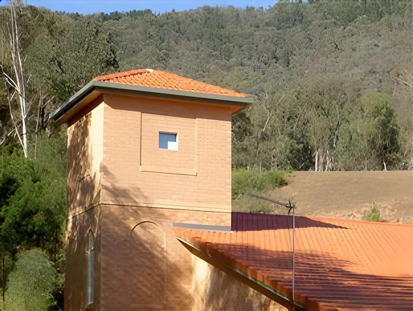 Bright on Track EXTERIOR
