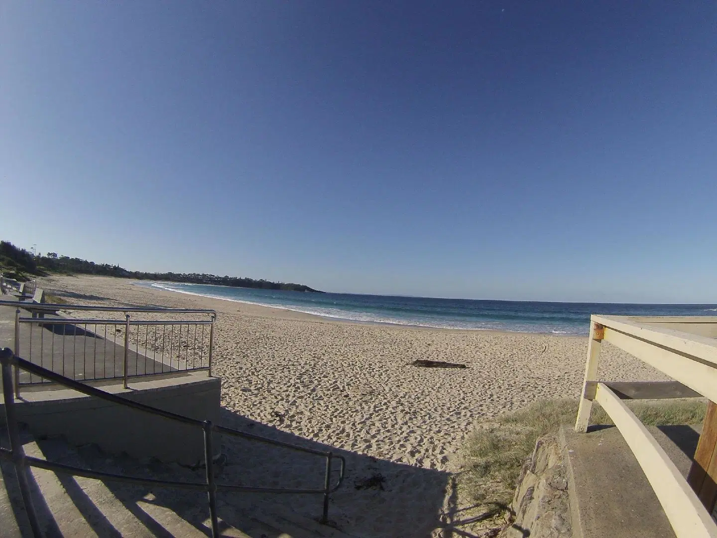 Beach House Mollymook Strand