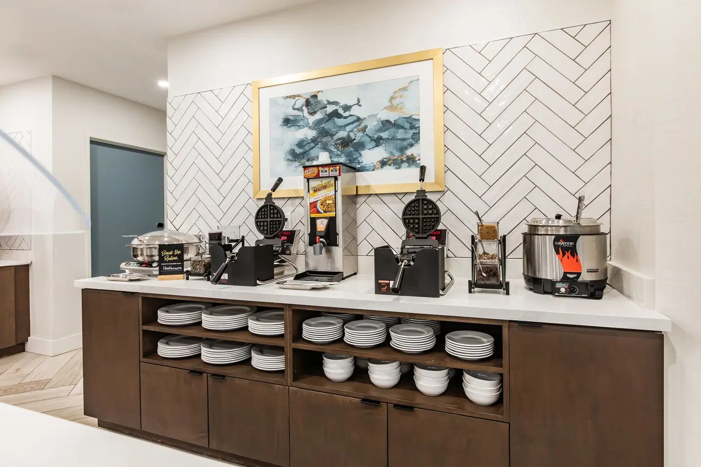 Staybridge Suites Dawson Creek by IHG Bar