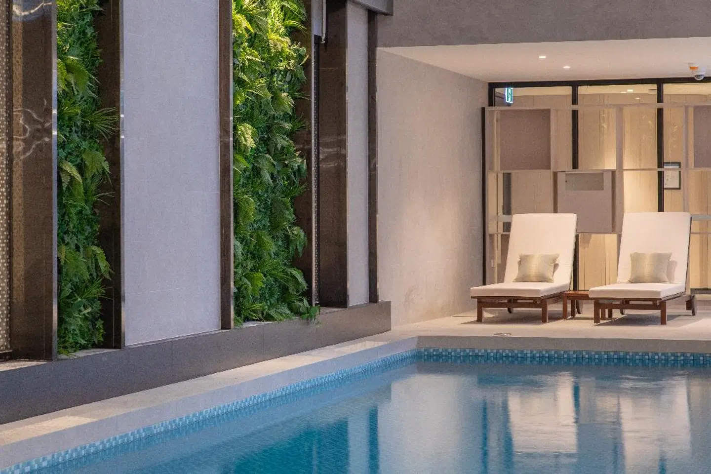 Dorsett Melbourne Hallenbad