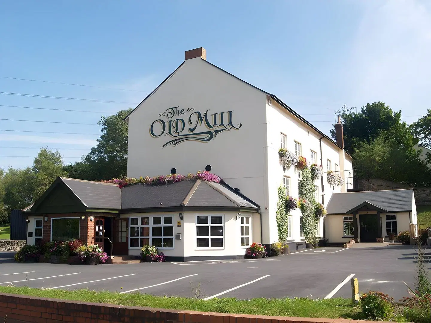 Old Mill Hotel & Lodge EXTERIOR