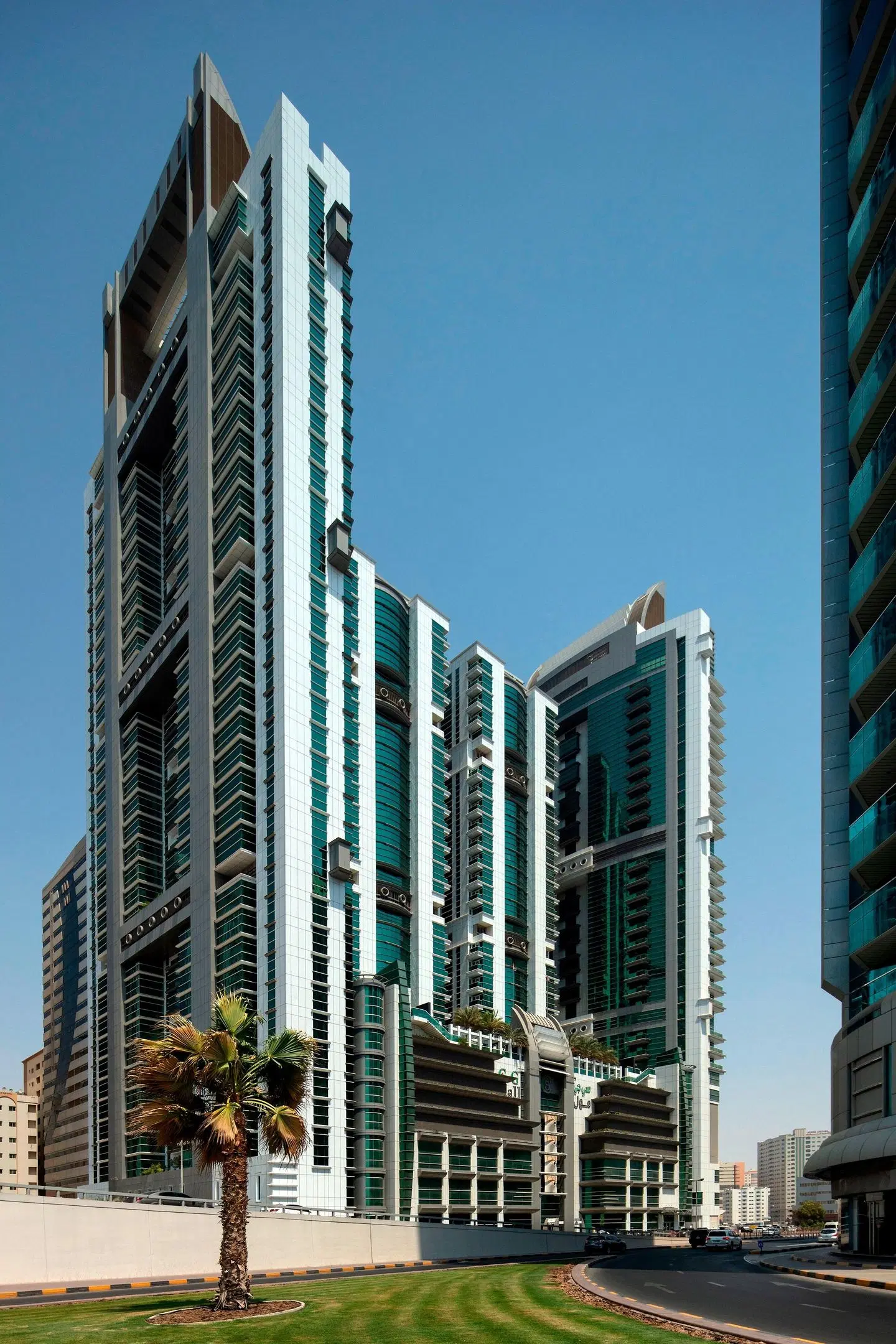 Four Points by Sheraton Sharjah EXTERIOR